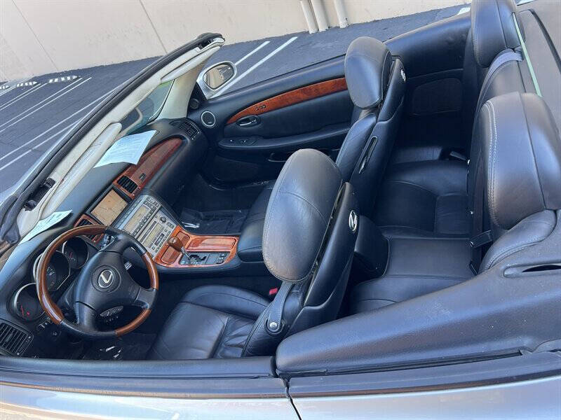 2004 Lexus SC 430