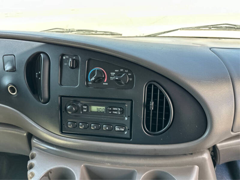 2002 Ford E-Series E-350 SD