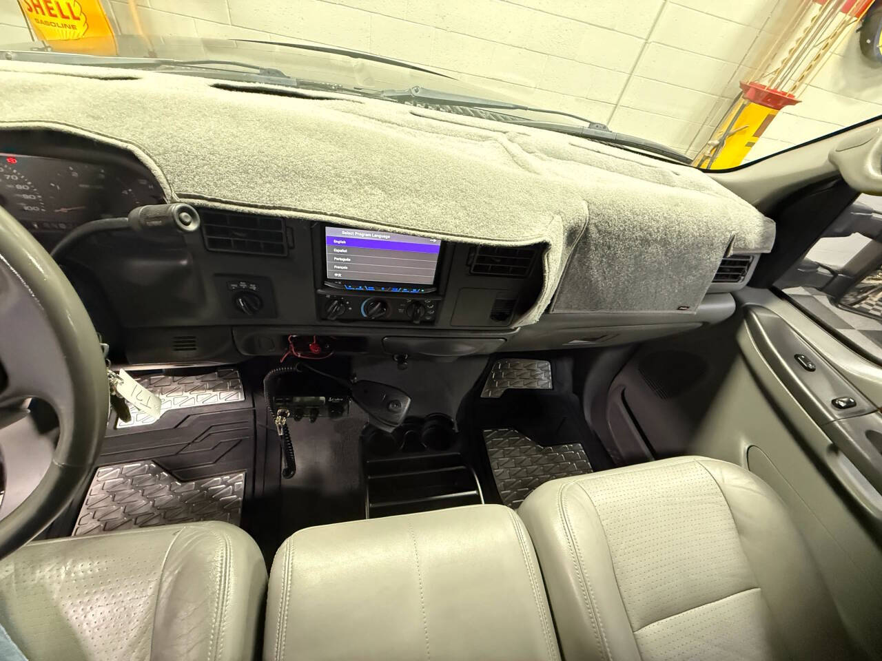 2002 Ford F-250 Super Duty 38