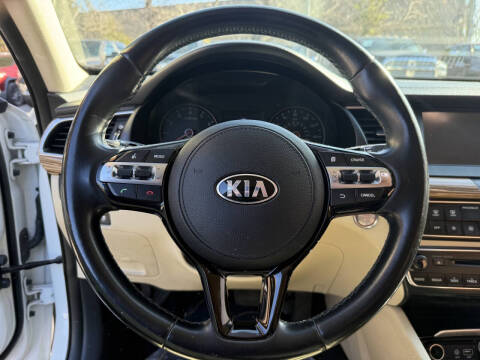 2017 Kia Cadenza Premium