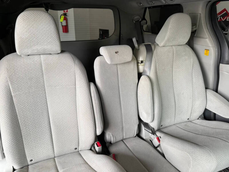 2012 Toyota Sienna