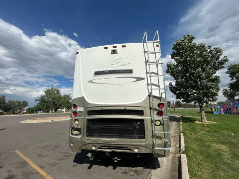 2005 Freightliner XCS Chassis