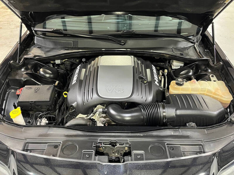 2014 Chrysler 300 C John Varvatos Limited Edition