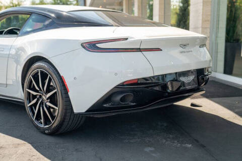 2019 Aston Martin DB11 V8