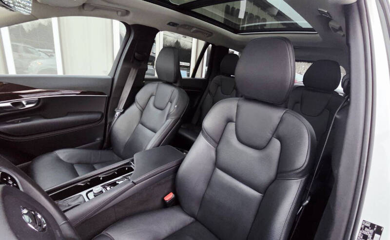 2019 Volvo XC90 T6 Momentum