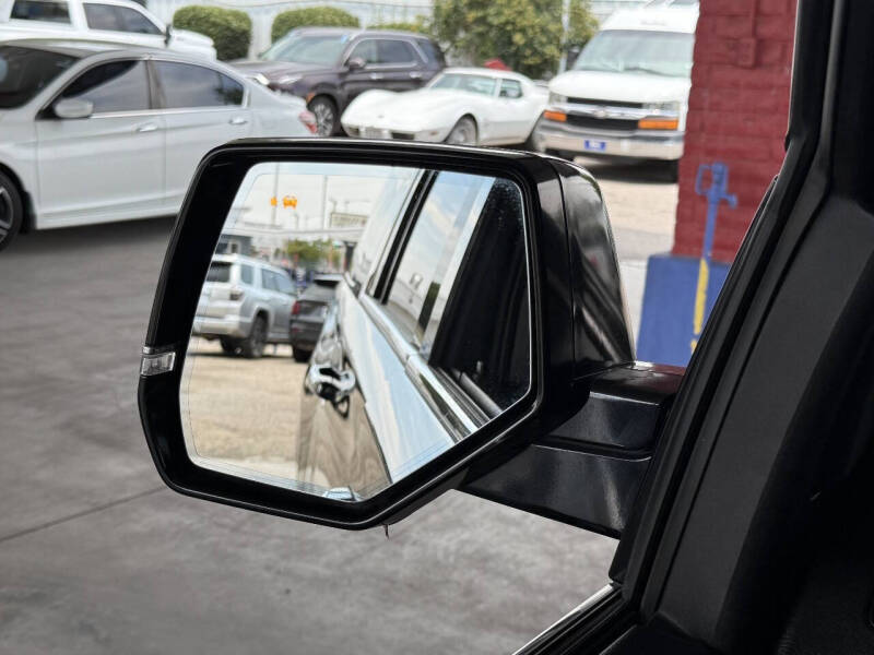 2017 Cadillac Escalade ESV Luxury