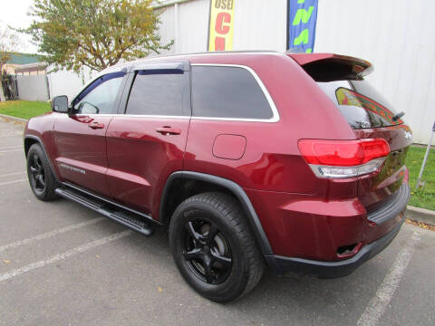 2017 Jeep Grand Cherokee Laredo