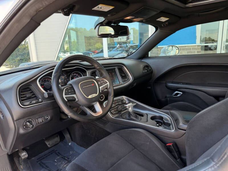 2016 Dodge Challenger 392 HEMI Scat Pack Shaker