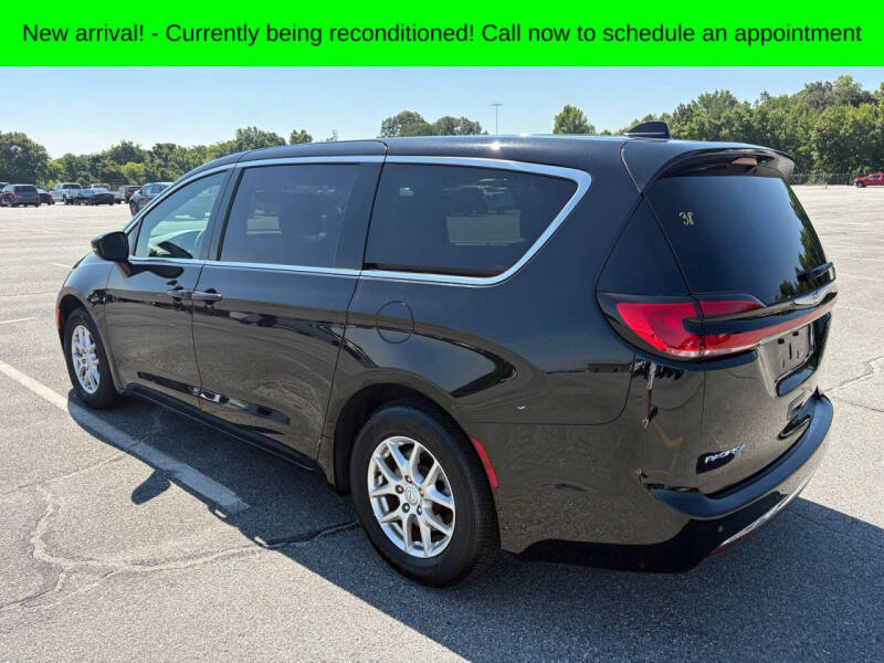 2025 Chrysler Pacifica Select