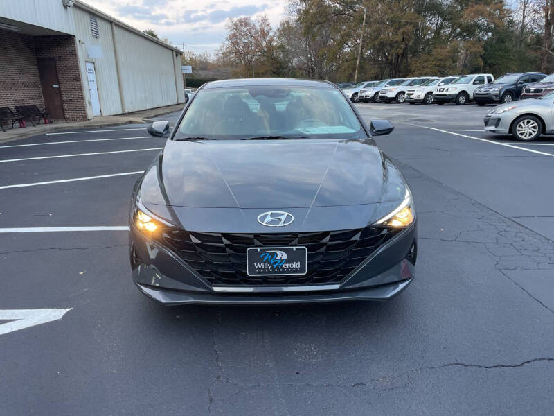 2023 Hyundai Elantra SE