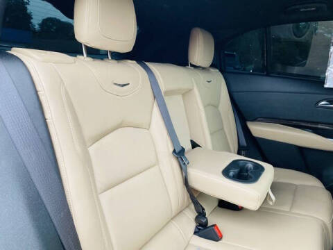 2025 Cadillac XT4 Premium Luxury