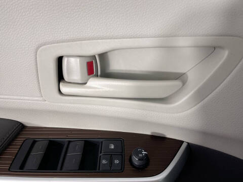 2023 Toyota Sienna LE 8-Passenger