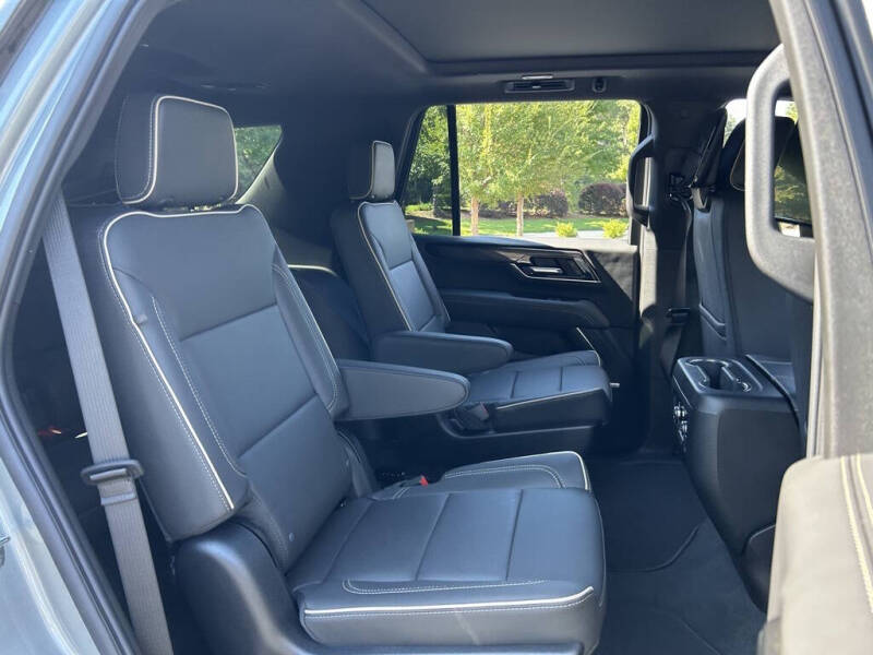 2025 GMC Yukon Elevation