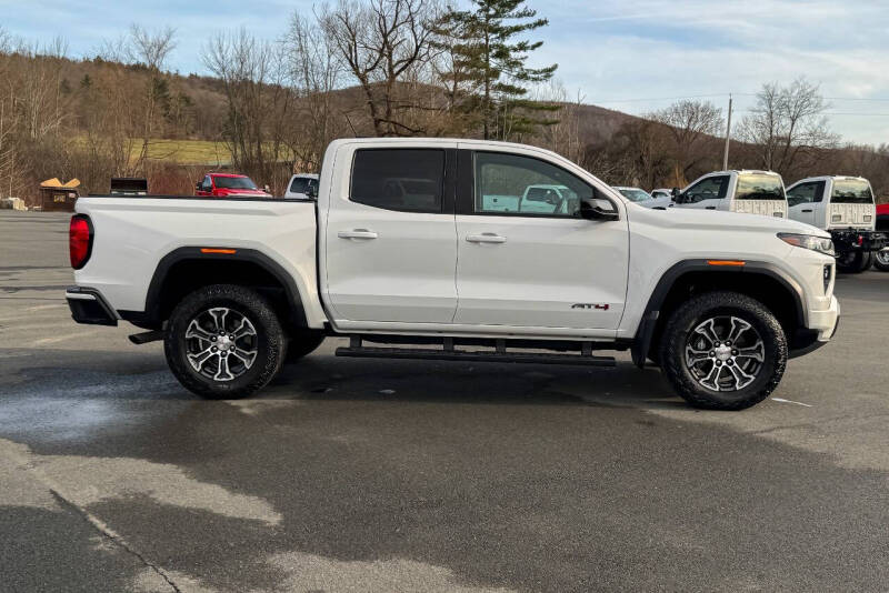 2023 GMC Canyon AT4