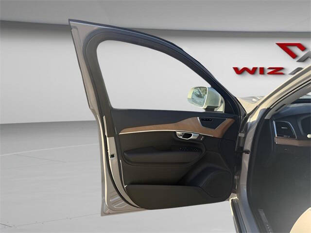 2024 Volvo XC90 B5 Plus Bright Theme