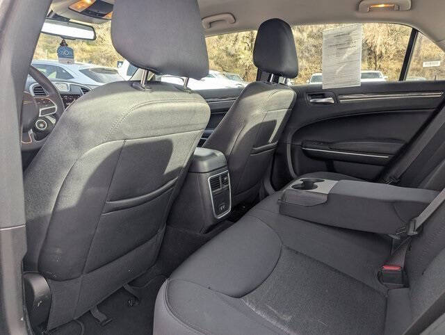 2022 Chrysler 300 Touring