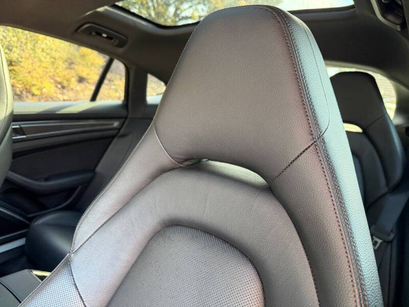 2017 Porsche Panamera 4