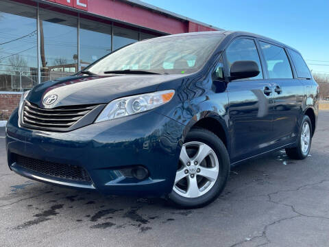 2012 Toyota Sienna for sale at MAGIC AUTO SALES in Little Ferry NJ