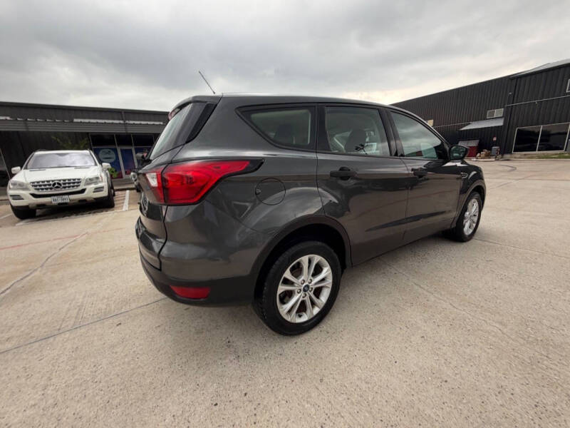 2019 Ford Escape S