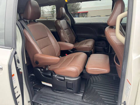 2015 Toyota Sienna