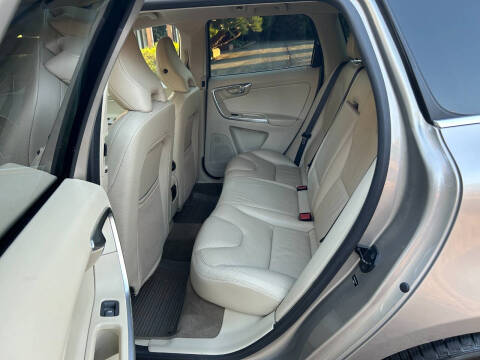 2013 Volvo XC60 T6 Premier Plus