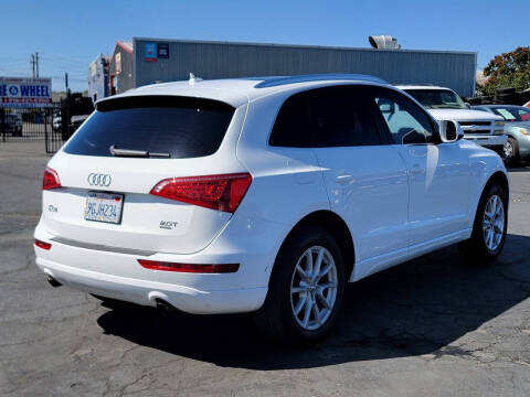 2011 Audi Q5 2.0T quattro Premium