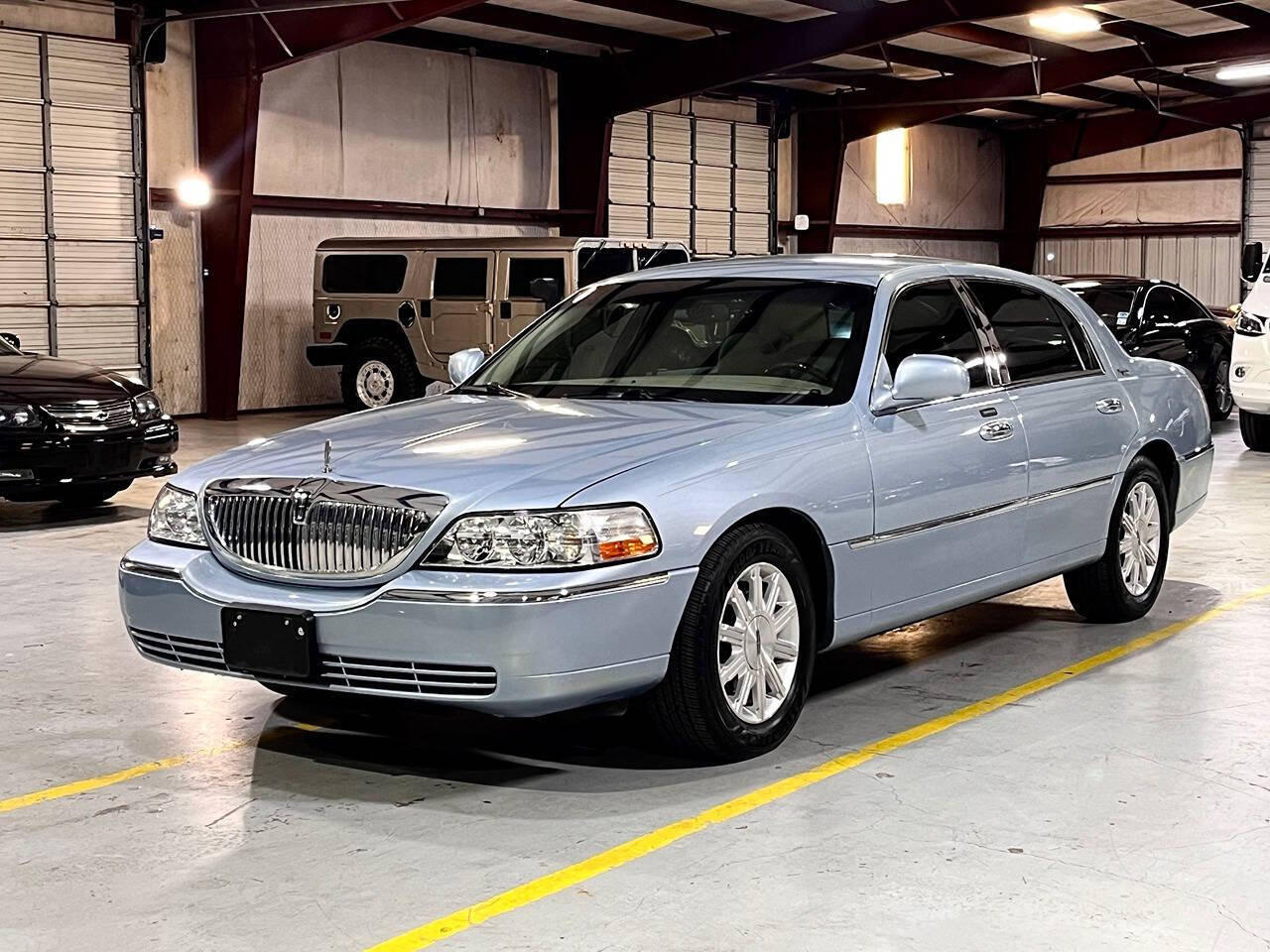 2010 Lincoln Town Car for sale at Carnival Car Company in Victoria, TX