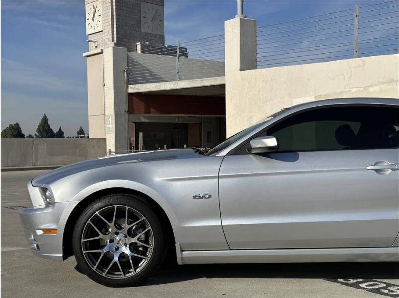 2014 Ford Mustang GT photo 10