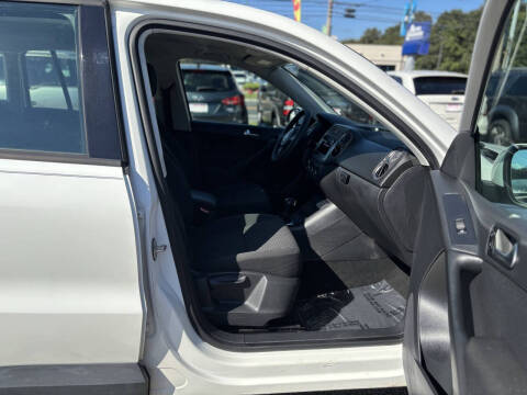 2011 Volkswagen Tiguan SEL