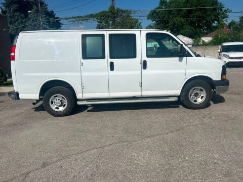 2022 Chevrolet Express 2500