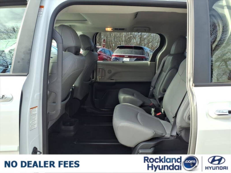 2023 Toyota Sienna XLE 7-Passenger