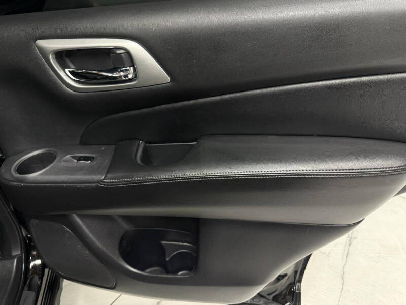 2020 Nissan Pathfinder S