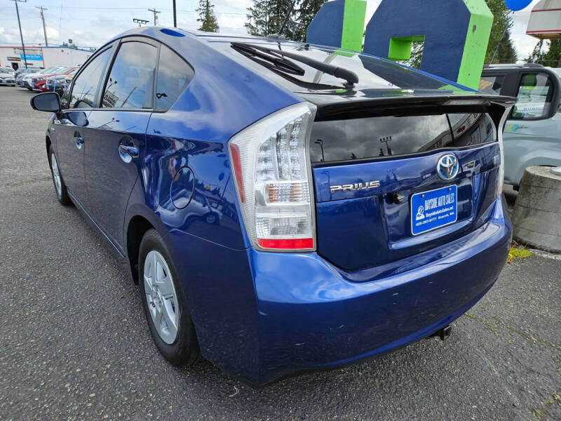 2010 Toyota Prius III