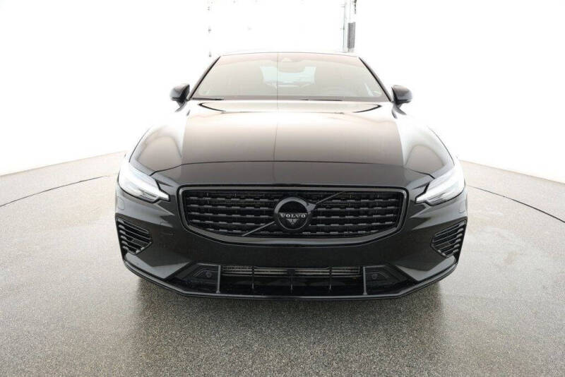 2022 Volvo S60 Recharge T8 R-Design Black Edition