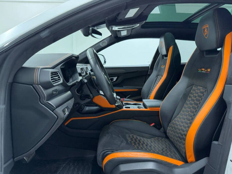 2022 Lamborghini Urus