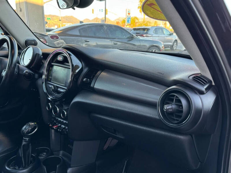 2017 MINI Hardtop 4 Door Cooper