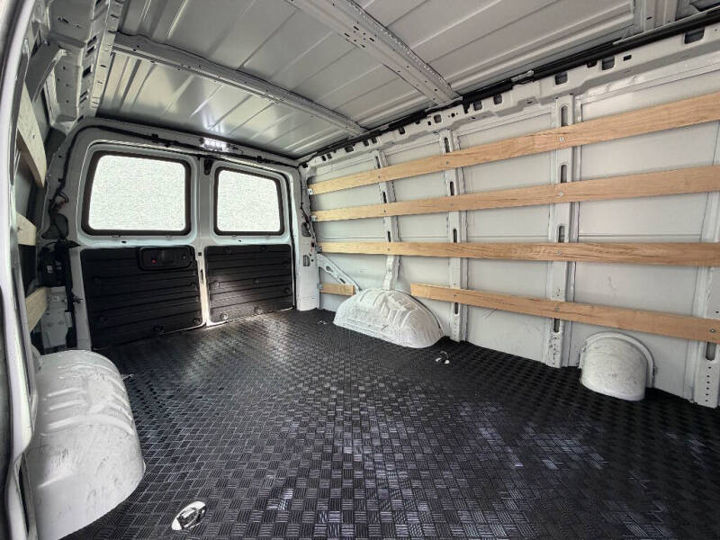 2024 Chevrolet Express 2500