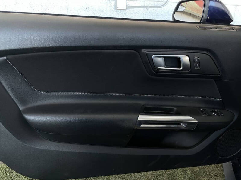 2020 Ford Mustang EcoBoost