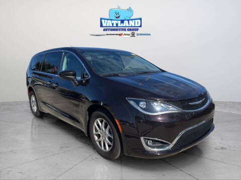2017 Chrysler Pacifica Touring-L