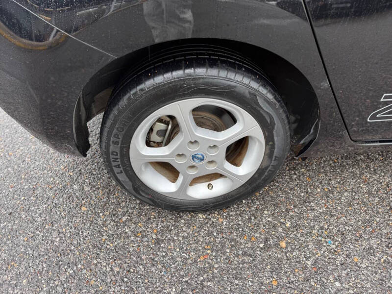 2011 Nissan LEAF SL