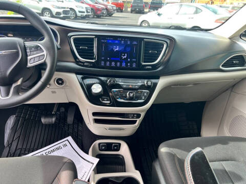 2017 Chrysler Pacifica Touring