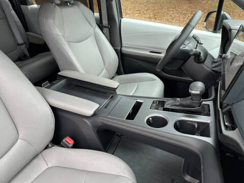 2025 Toyota Sienna XLE 7-Passenger