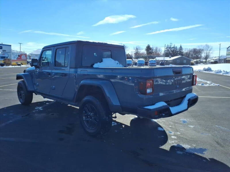 2024 Jeep Gladiator Sport