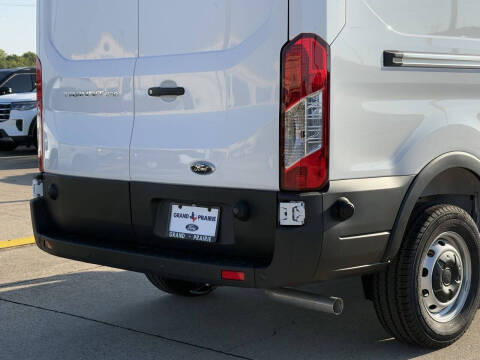 2025 Ford Transit 250