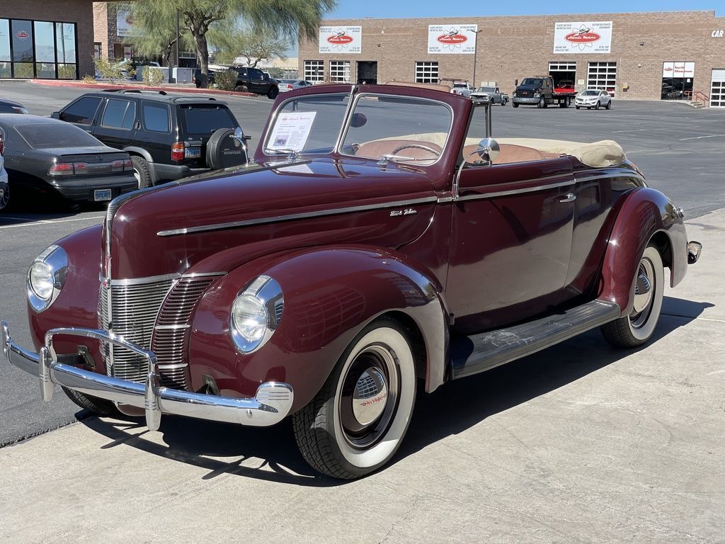 1940 Ford Deluxe 6