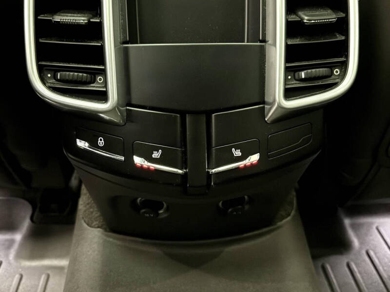 2016 Porsche Cayenne S E-Hybrid