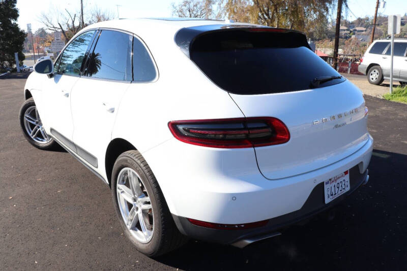 2017 Porsche Macan
