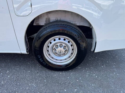 2014 Nissan NV 2500 HD SV