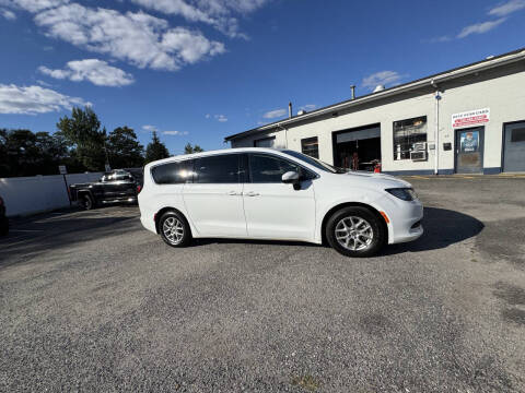 2022 Chrysler Voyager LX