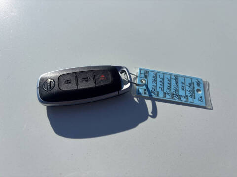 2025 Nissan Pathfinder S